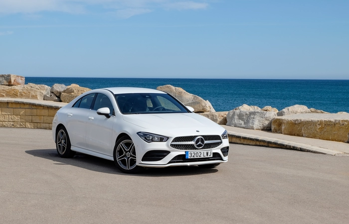 Why Direct Booking with SOLO rent a car Is Best
